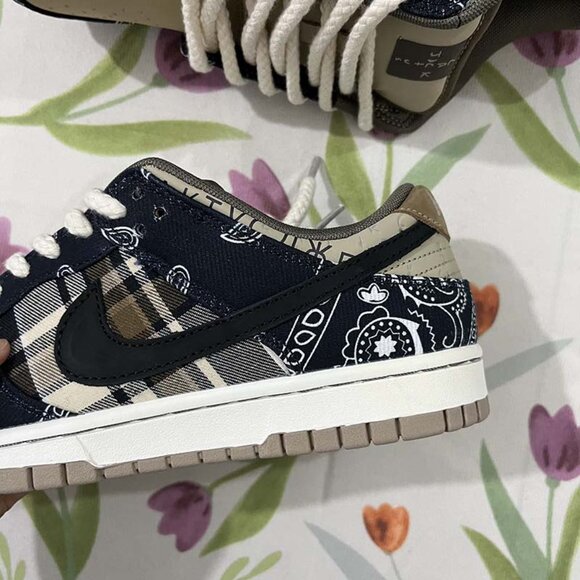 Nike SB Dunk Low Travis Scott - Picture 3 of 6